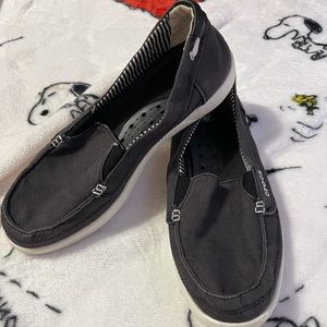 Crocs loafers women 9